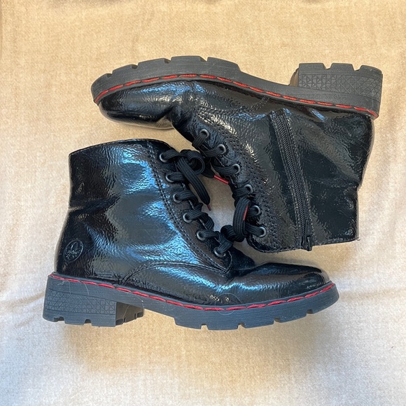 Rieker size 8 (39). Black patent leather there boot with red thread. - Picture 2 of 9